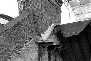 what are gallows brackets used for banner showing a chimneys supported